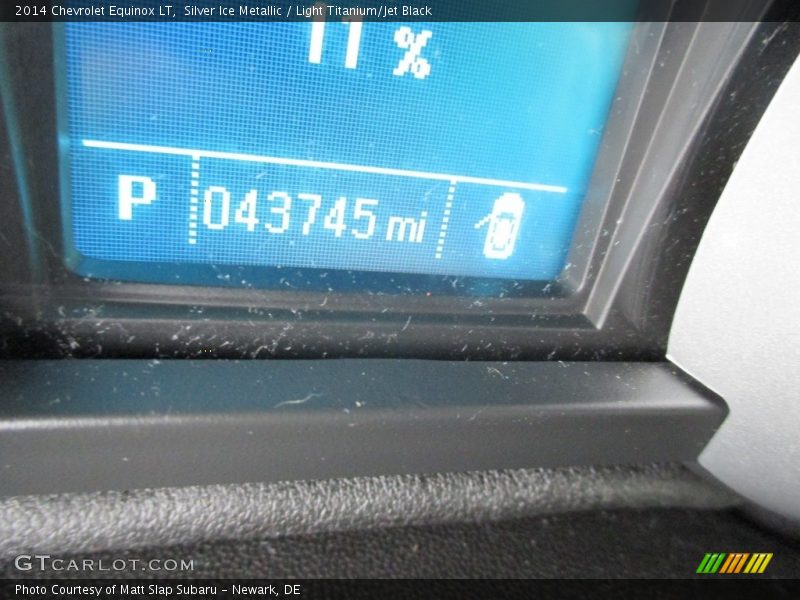 Silver Ice Metallic / Light Titanium/Jet Black 2014 Chevrolet Equinox LT