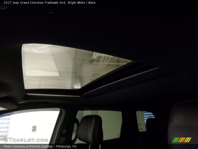 Bright White / Black 2017 Jeep Grand Cherokee Trailhawk 4x4