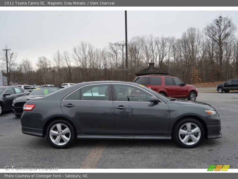 Magnetic Gray Metallic / Dark Charcoal 2011 Toyota Camry SE