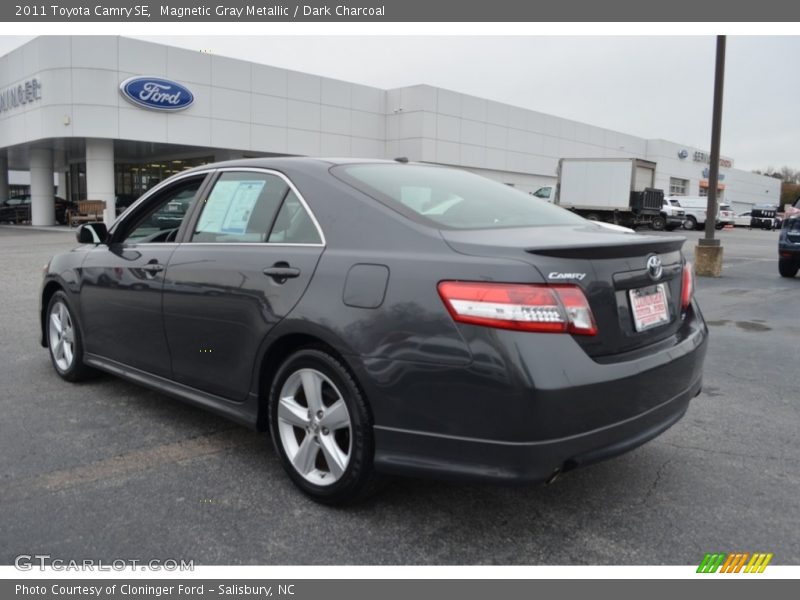 Magnetic Gray Metallic / Dark Charcoal 2011 Toyota Camry SE