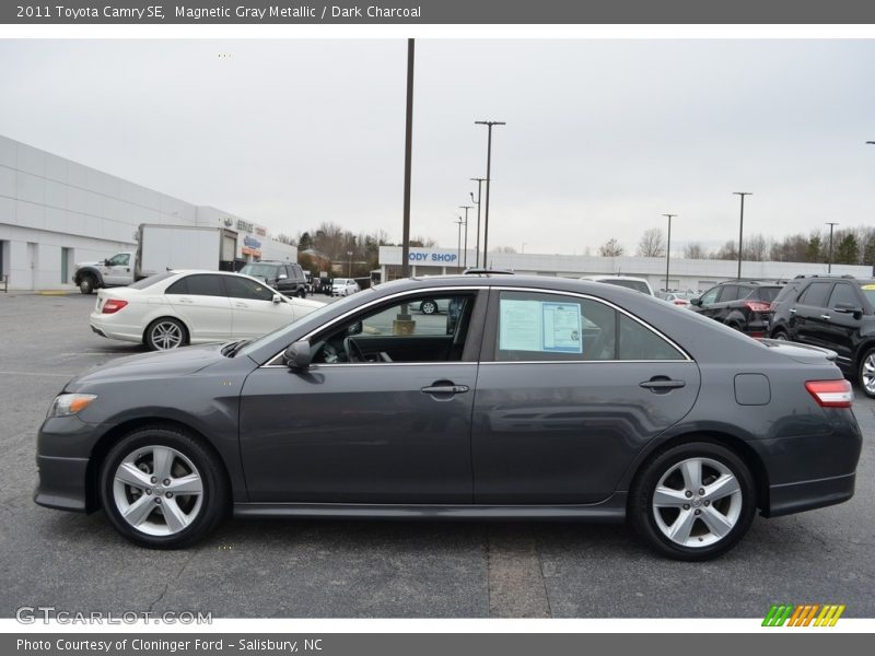 Magnetic Gray Metallic / Dark Charcoal 2011 Toyota Camry SE