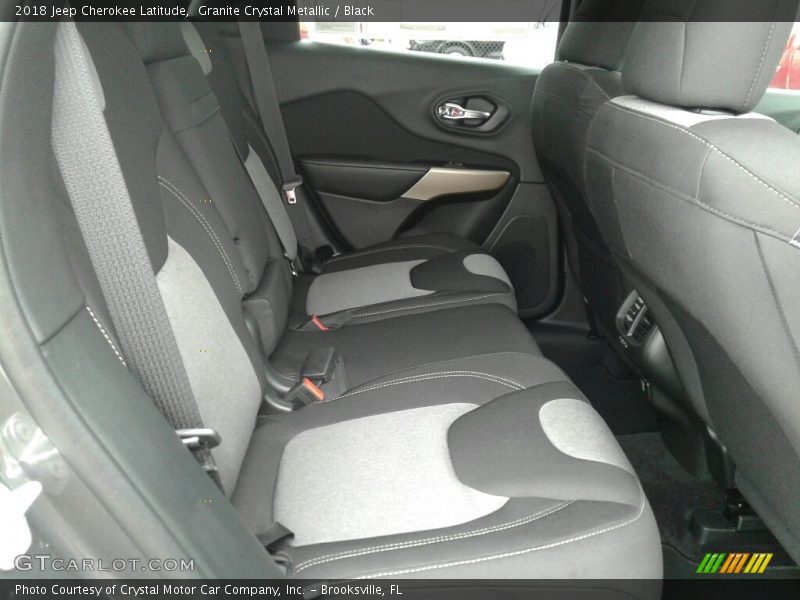 Granite Crystal Metallic / Black 2018 Jeep Cherokee Latitude