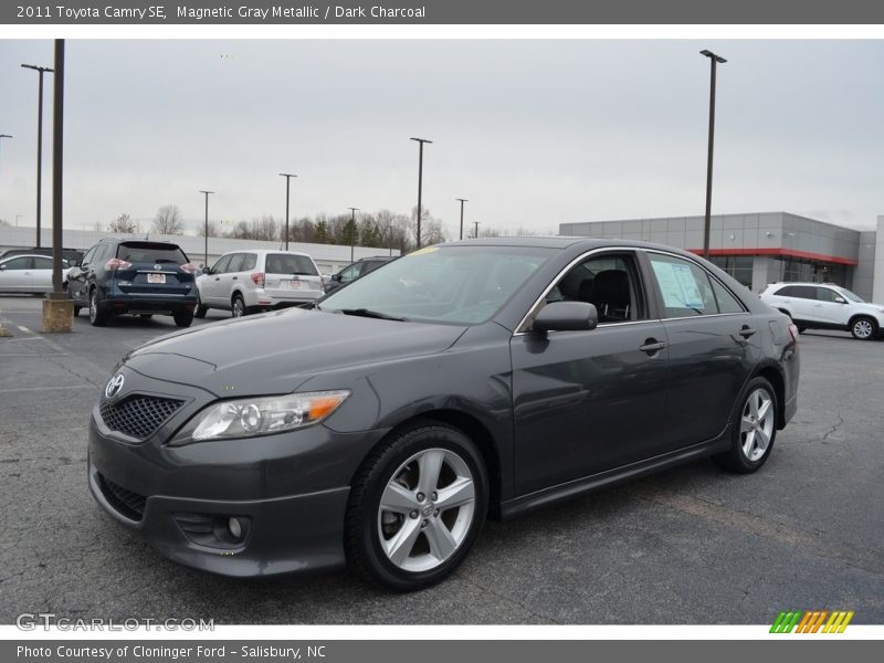 Magnetic Gray Metallic / Dark Charcoal 2011 Toyota Camry SE