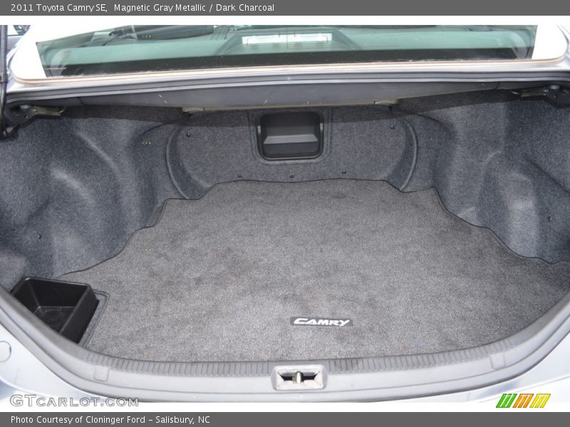 Magnetic Gray Metallic / Dark Charcoal 2011 Toyota Camry SE