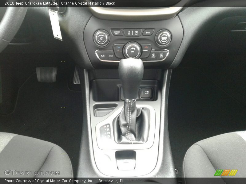 Granite Crystal Metallic / Black 2018 Jeep Cherokee Latitude