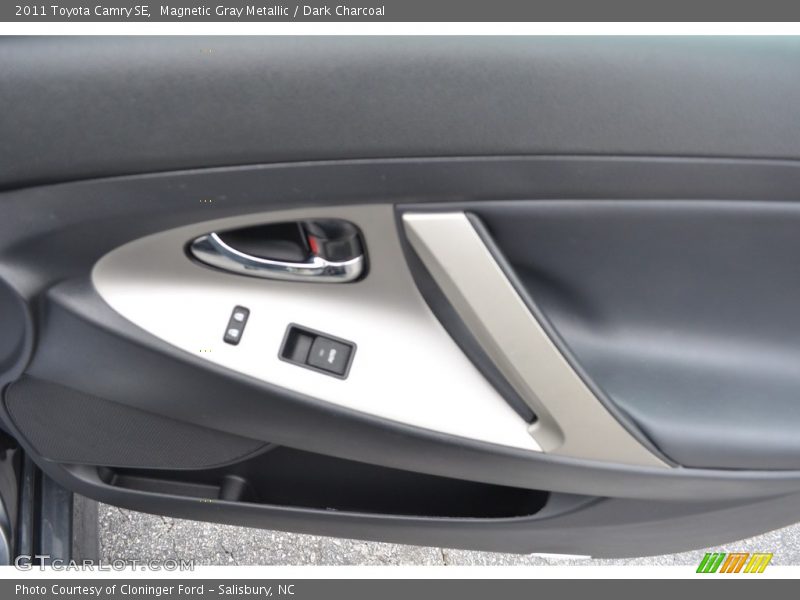 Magnetic Gray Metallic / Dark Charcoal 2011 Toyota Camry SE