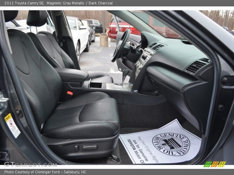 Magnetic Gray Metallic / Dark Charcoal 2011 Toyota Camry SE