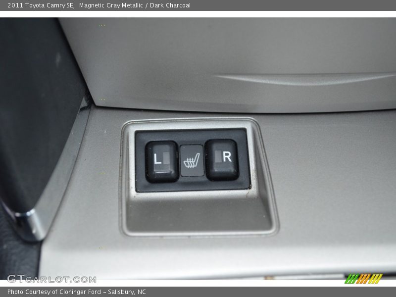Magnetic Gray Metallic / Dark Charcoal 2011 Toyota Camry SE