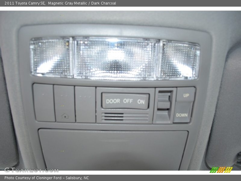 Magnetic Gray Metallic / Dark Charcoal 2011 Toyota Camry SE