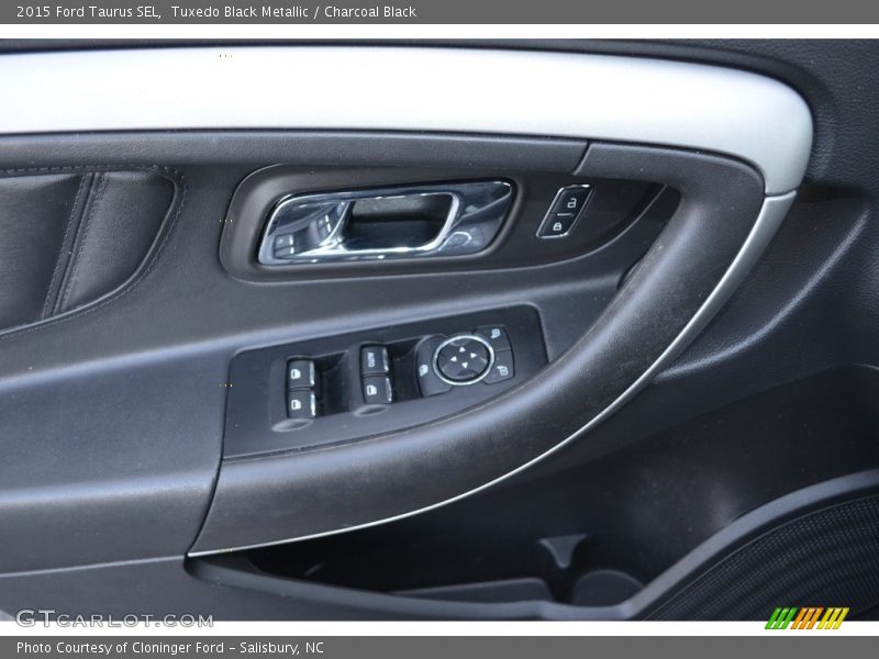 Tuxedo Black Metallic / Charcoal Black 2015 Ford Taurus SEL