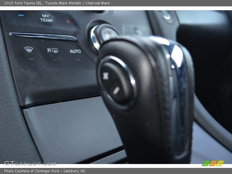 Tuxedo Black Metallic / Charcoal Black 2015 Ford Taurus SEL