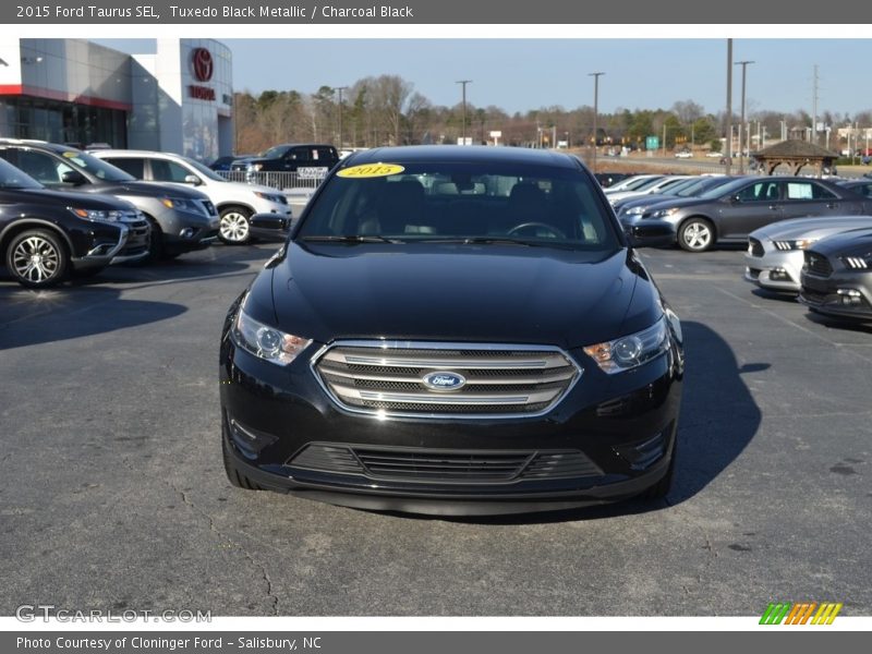 Tuxedo Black Metallic / Charcoal Black 2015 Ford Taurus SEL