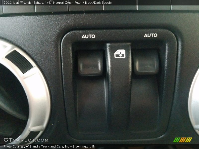 Natural Green Pearl / Black/Dark Saddle 2011 Jeep Wrangler Sahara 4x4