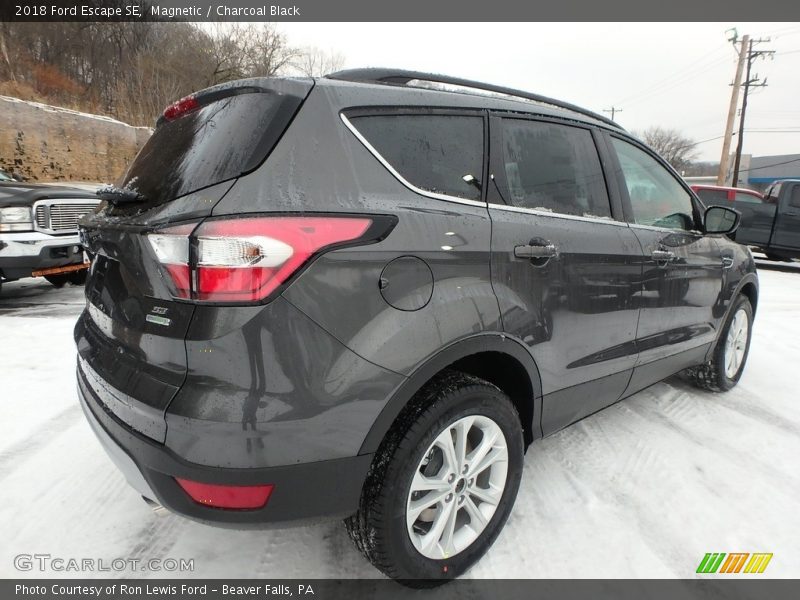 Magnetic / Charcoal Black 2018 Ford Escape SE