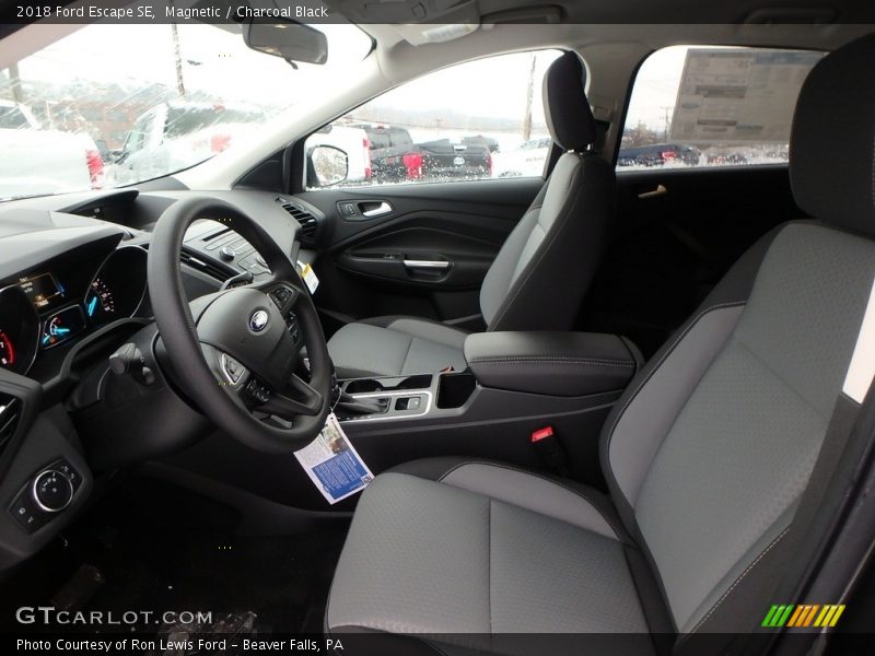 Magnetic / Charcoal Black 2018 Ford Escape SE