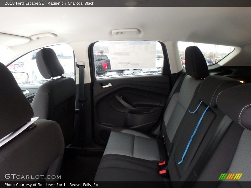 Magnetic / Charcoal Black 2018 Ford Escape SE