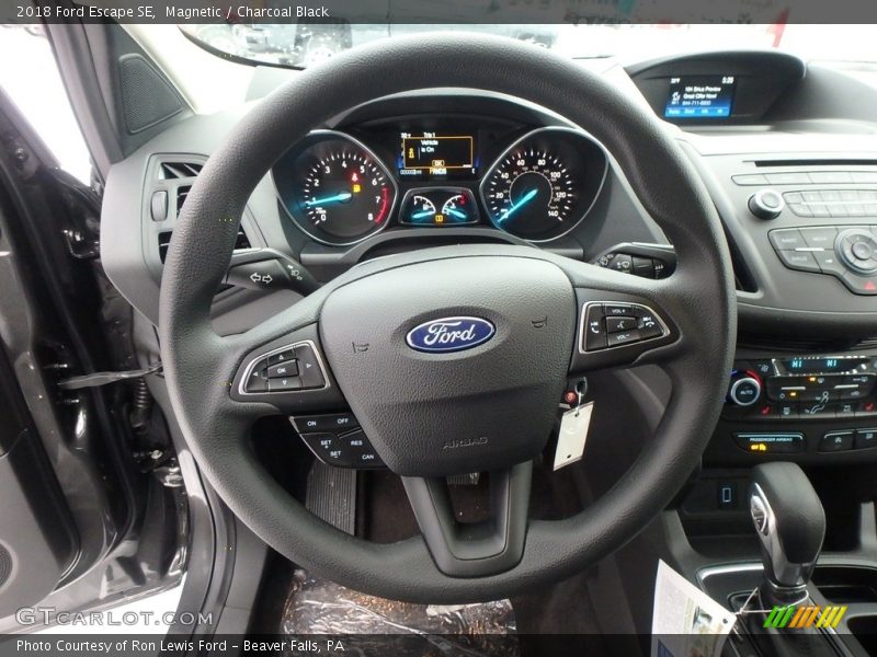 Magnetic / Charcoal Black 2018 Ford Escape SE