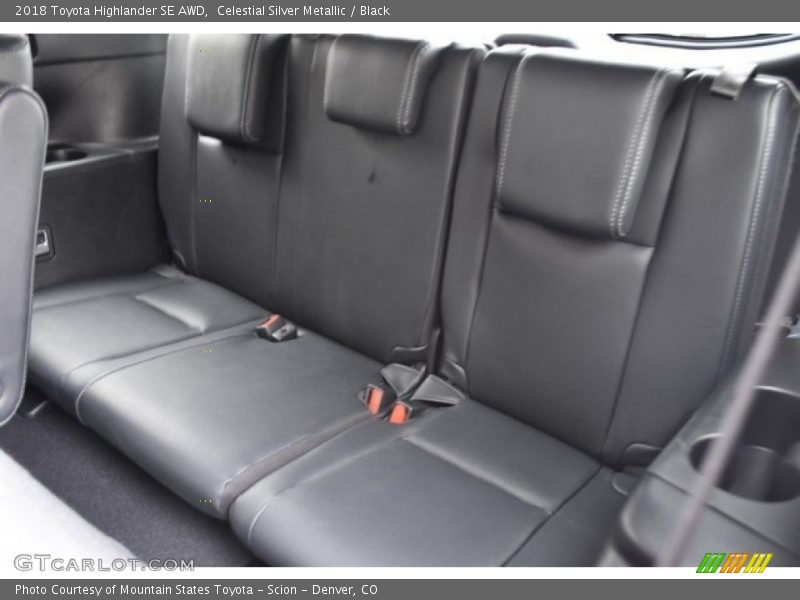 Celestial Silver Metallic / Black 2018 Toyota Highlander SE AWD