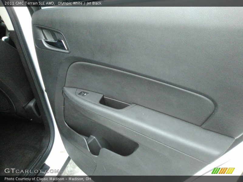 Olympic White / Jet Black 2011 GMC Terrain SLE AWD