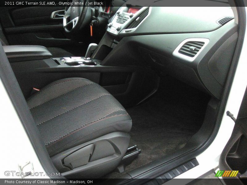 Olympic White / Jet Black 2011 GMC Terrain SLE AWD