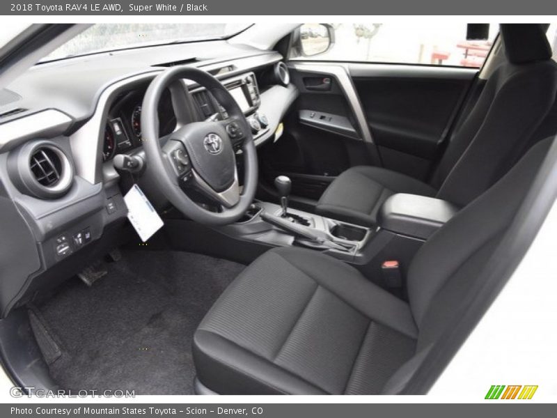 Super White / Black 2018 Toyota RAV4 LE AWD