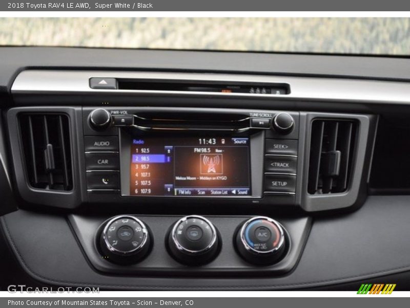 Super White / Black 2018 Toyota RAV4 LE AWD