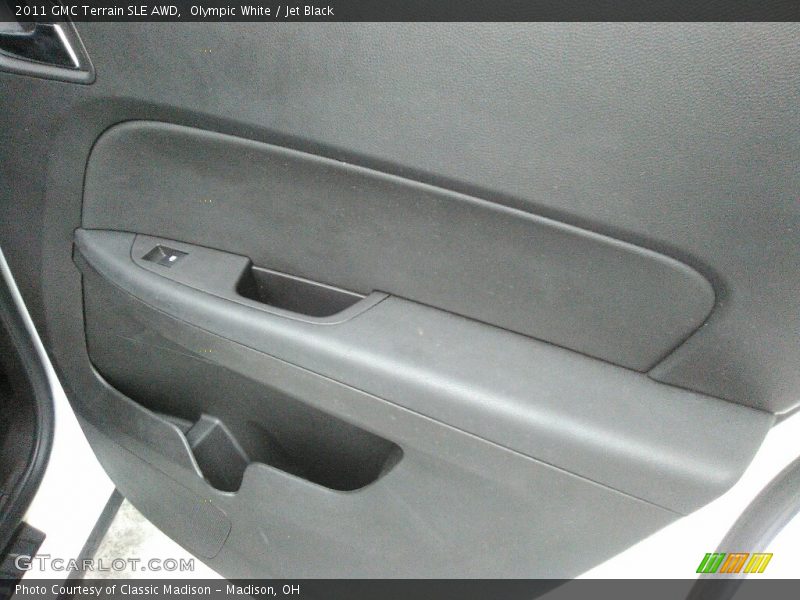 Olympic White / Jet Black 2011 GMC Terrain SLE AWD