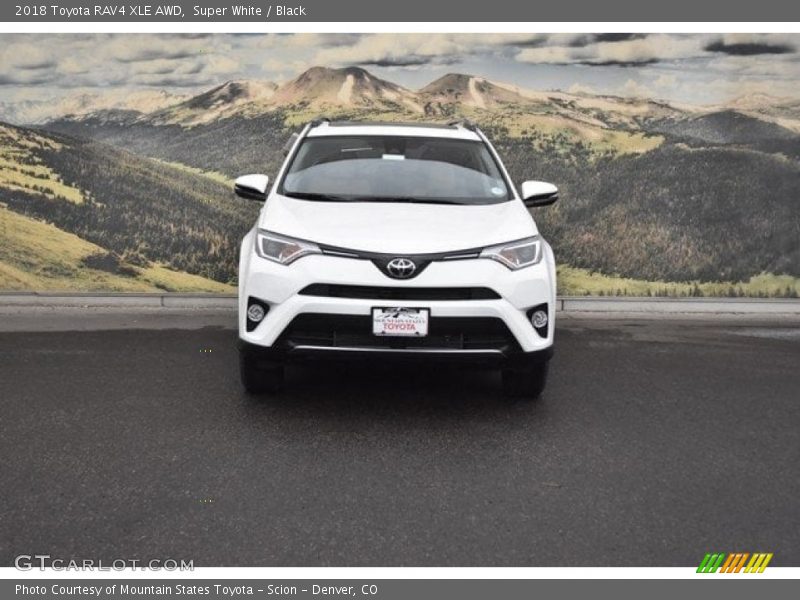 Super White / Black 2018 Toyota RAV4 XLE AWD