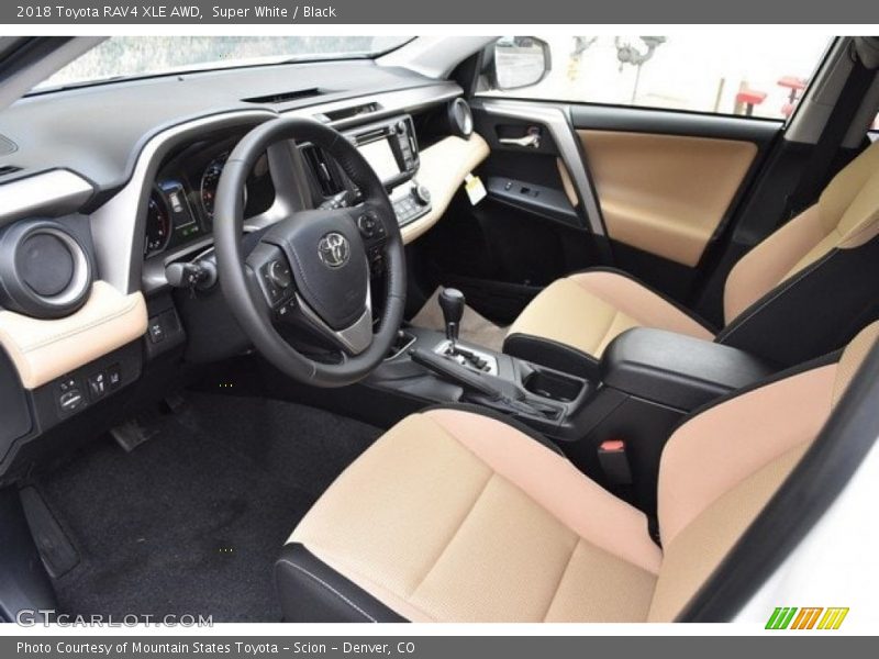 Super White / Black 2018 Toyota RAV4 XLE AWD