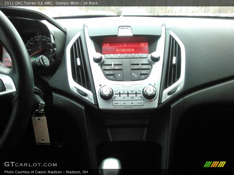 Olympic White / Jet Black 2011 GMC Terrain SLE AWD