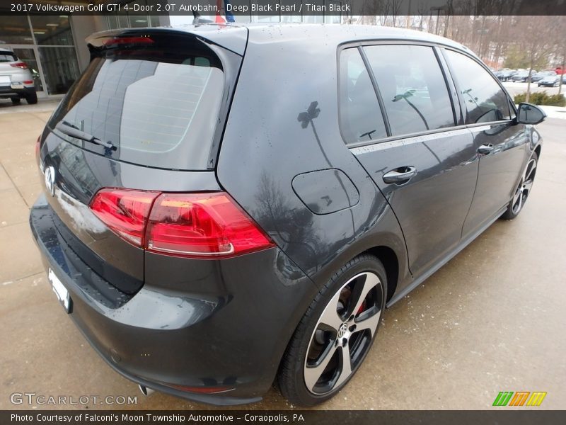 Deep Black Pearl / Titan Black 2017 Volkswagen Golf GTI 4-Door 2.0T Autobahn