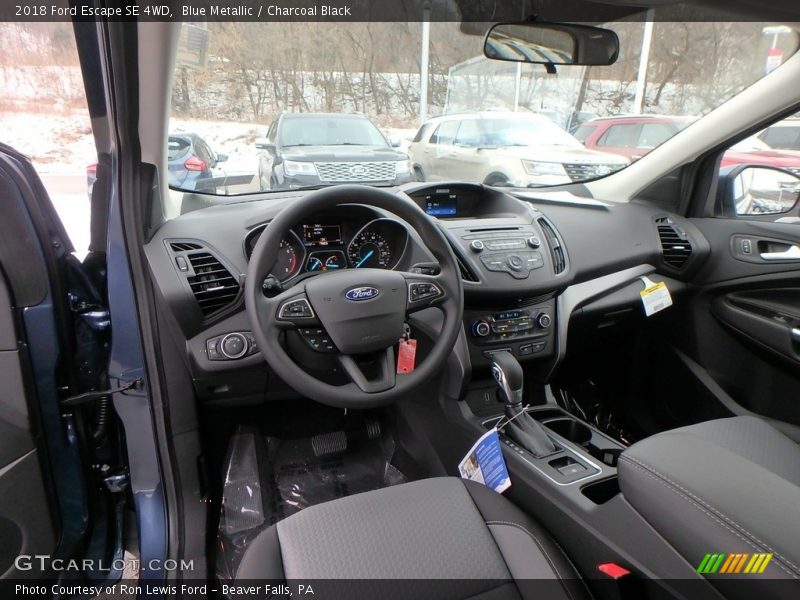 Blue Metallic / Charcoal Black 2018 Ford Escape SE 4WD