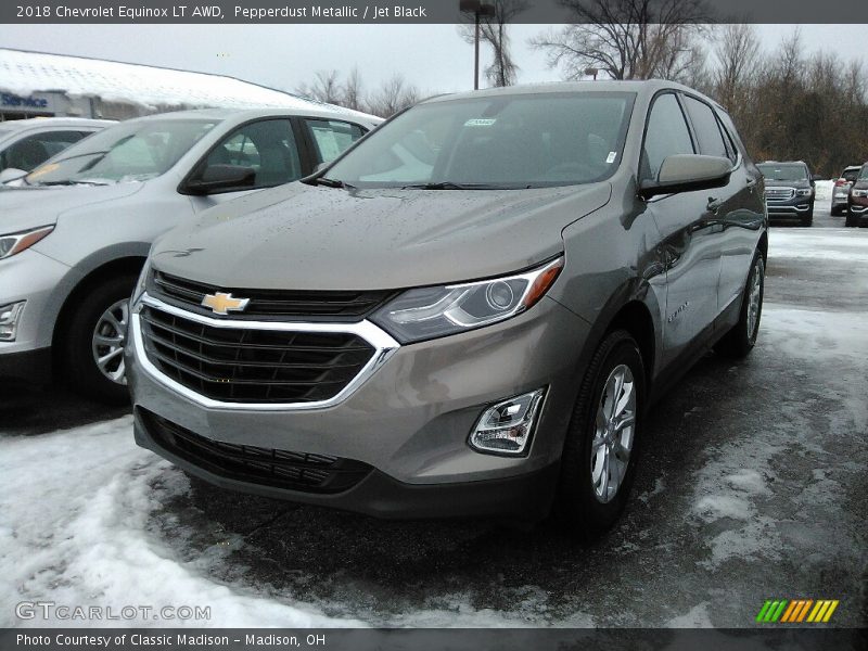 Pepperdust Metallic / Jet Black 2018 Chevrolet Equinox LT AWD