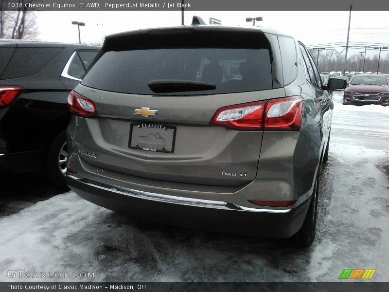 Pepperdust Metallic / Jet Black 2018 Chevrolet Equinox LT AWD