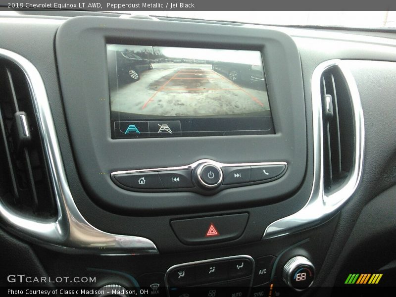 Pepperdust Metallic / Jet Black 2018 Chevrolet Equinox LT AWD