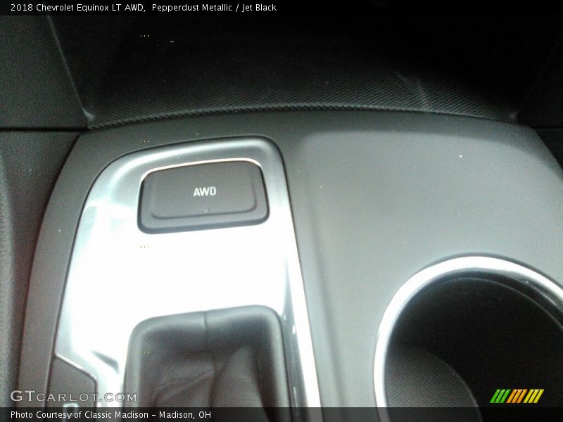 Pepperdust Metallic / Jet Black 2018 Chevrolet Equinox LT AWD