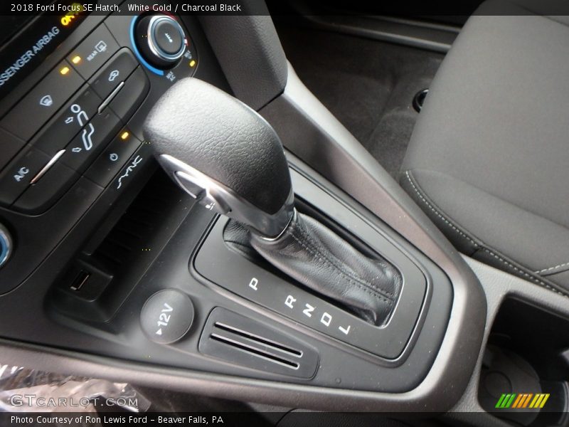 White Gold / Charcoal Black 2018 Ford Focus SE Hatch