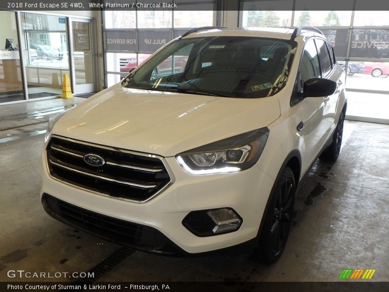White Platinum / Charcoal Black 2018 Ford Escape SE 4WD
