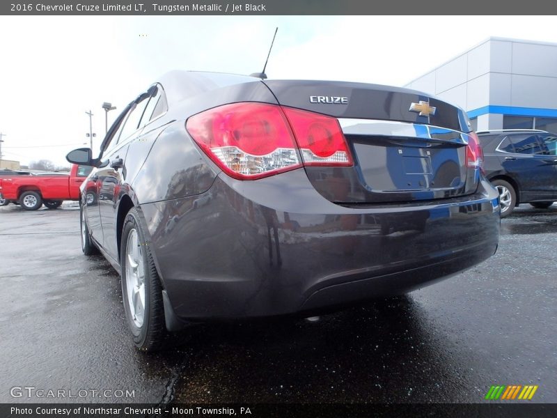 Tungsten Metallic / Jet Black 2016 Chevrolet Cruze Limited LT
