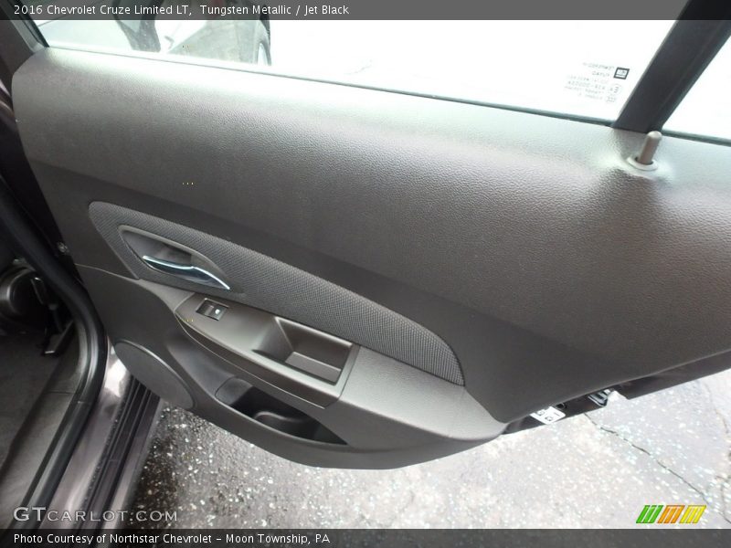 Tungsten Metallic / Jet Black 2016 Chevrolet Cruze Limited LT
