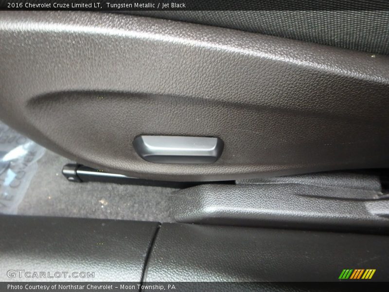 Tungsten Metallic / Jet Black 2016 Chevrolet Cruze Limited LT