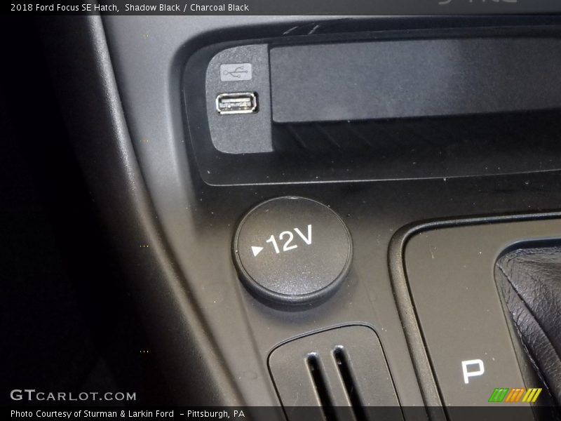 Shadow Black / Charcoal Black 2018 Ford Focus SE Hatch