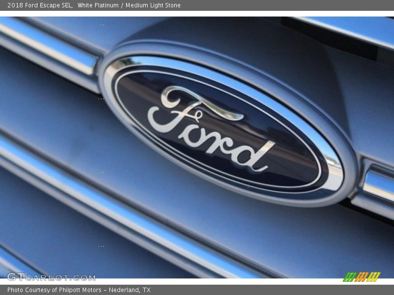 White Platinum / Medium Light Stone 2018 Ford Escape SEL