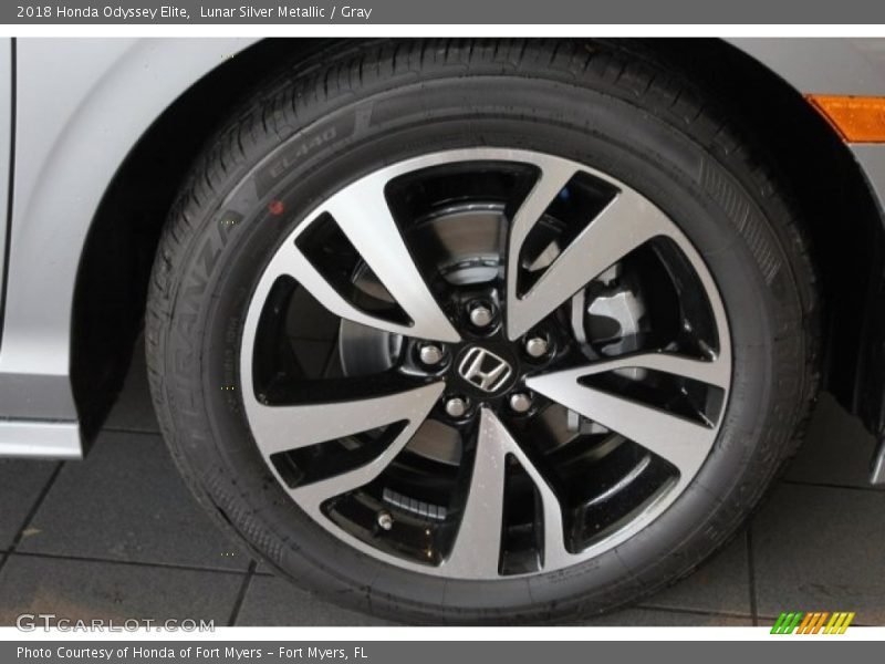 Lunar Silver Metallic / Gray 2018 Honda Odyssey Elite