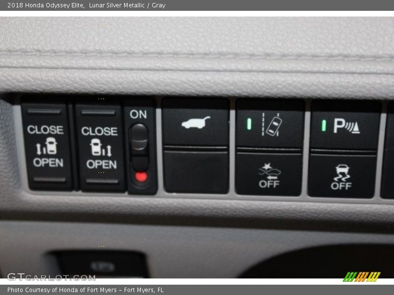 Lunar Silver Metallic / Gray 2018 Honda Odyssey Elite