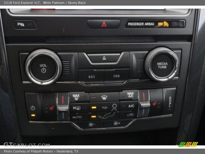 White Platinum / Ebony Black 2018 Ford Explorer XLT