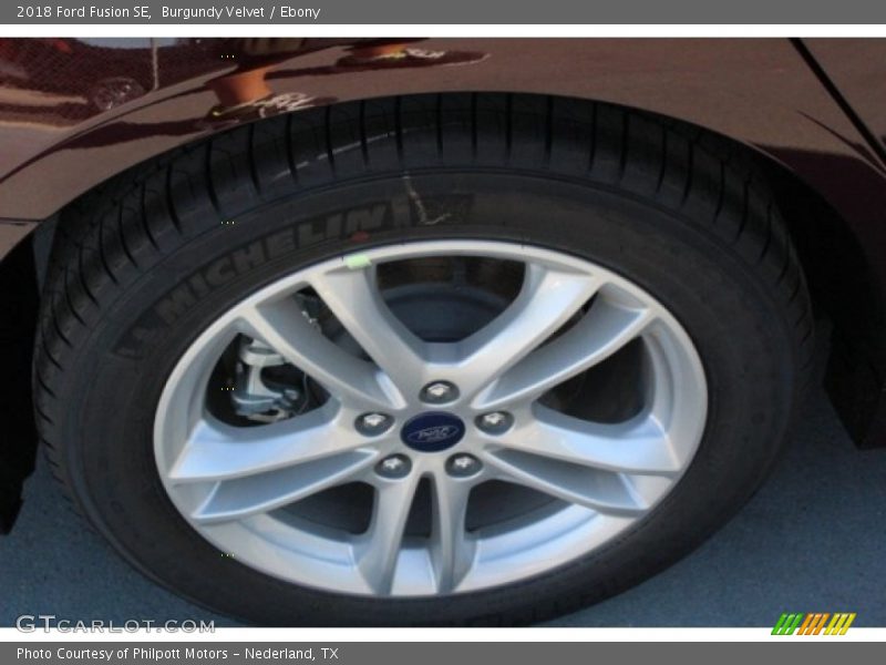 Burgundy Velvet / Ebony 2018 Ford Fusion SE