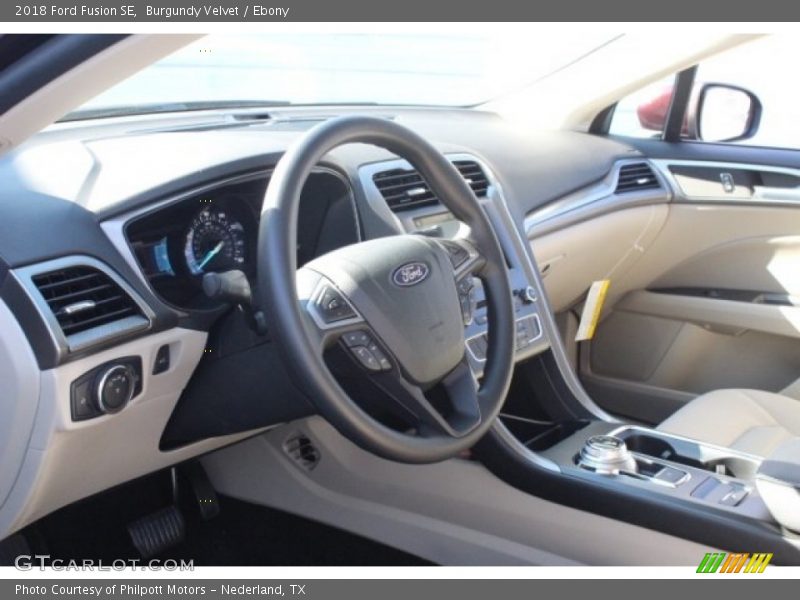 Burgundy Velvet / Ebony 2018 Ford Fusion SE