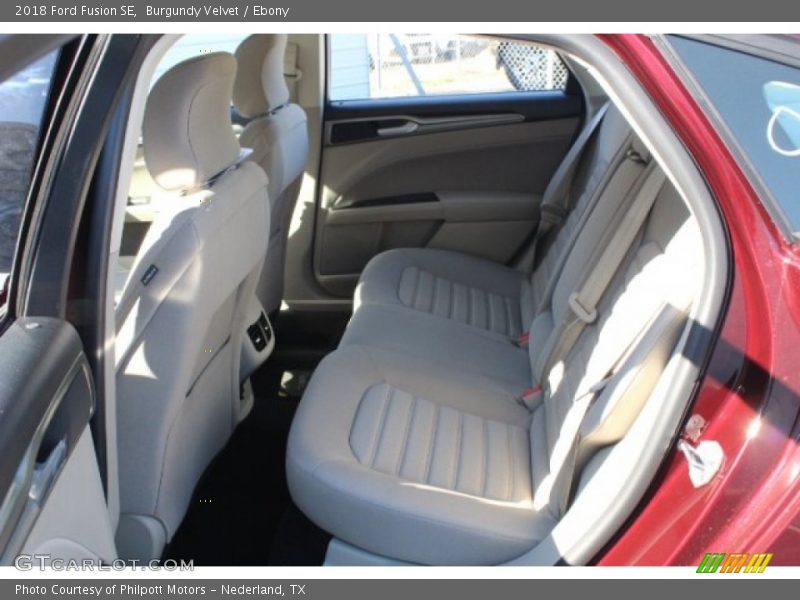 Burgundy Velvet / Ebony 2018 Ford Fusion SE