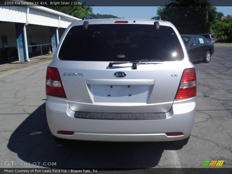 Bright Silver / Gray 2009 Kia Sorento LX 4x4